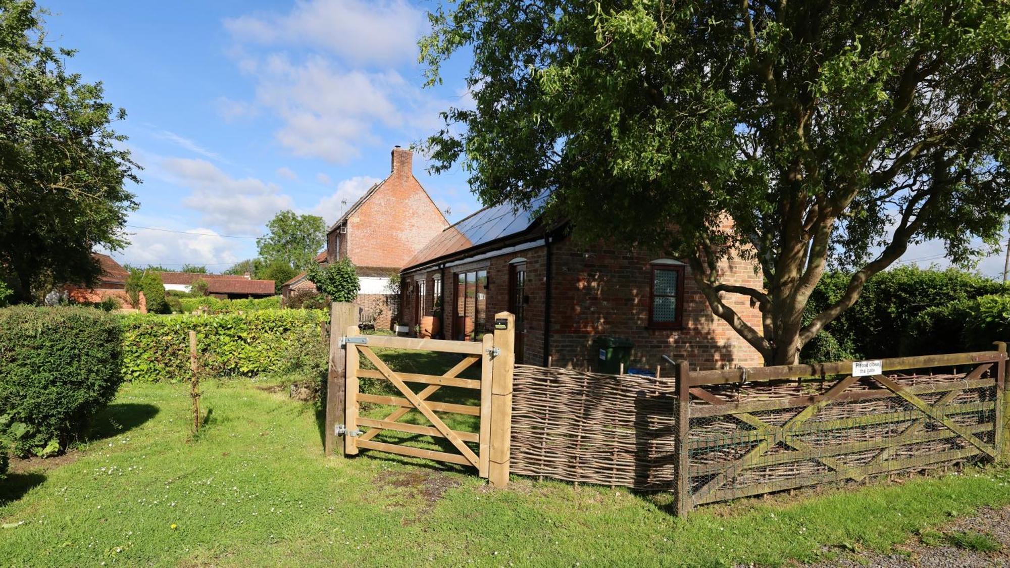 Tranquil And Cosy Cottage On The Somerset Levels Bridgwater Exterior photo